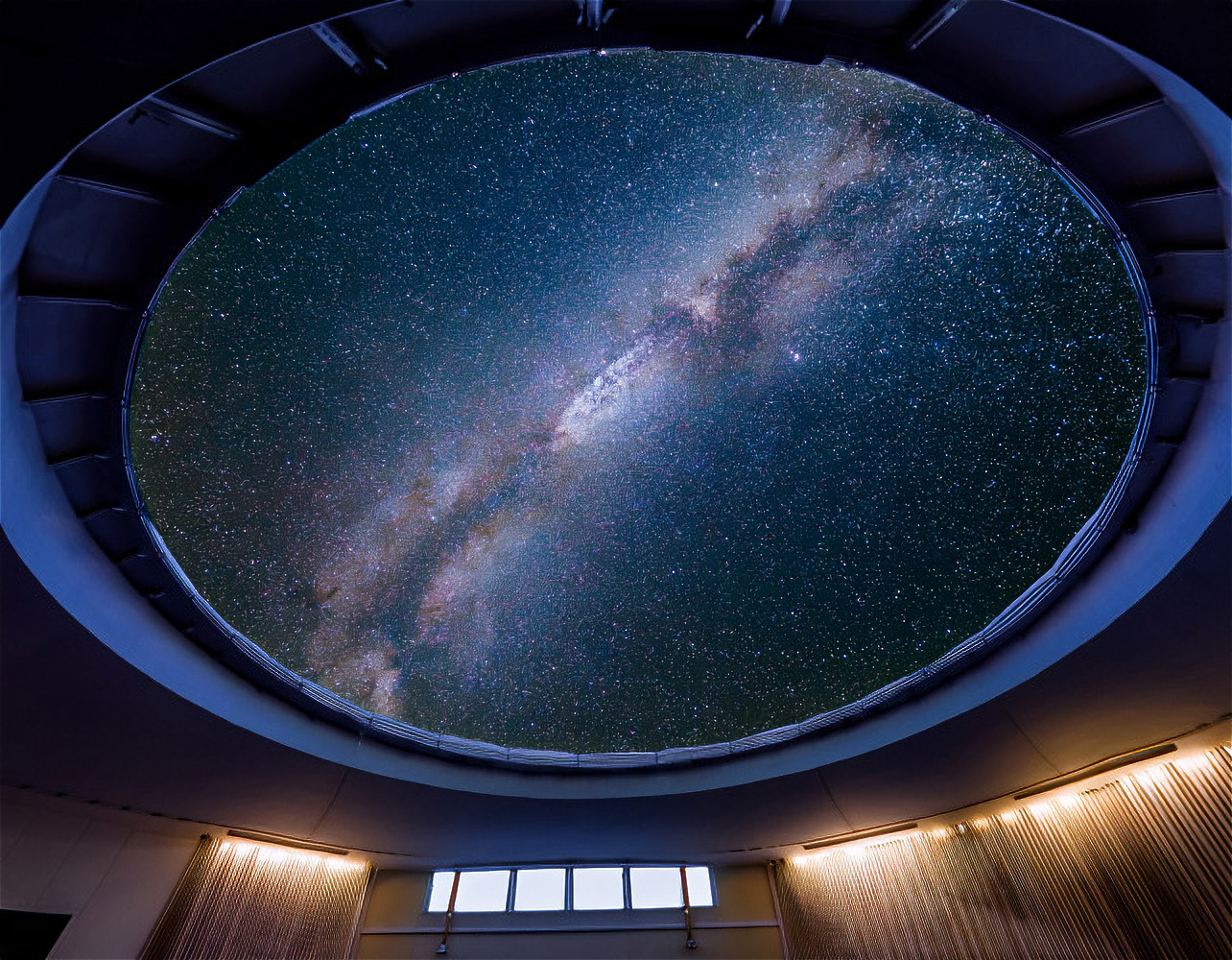 カフェ内のプラネタリウム